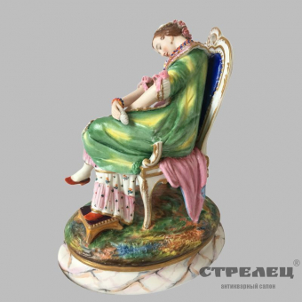 Картинка фарфоровая статуэтка «спящая на стуле» а. попов, 1860 год
