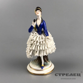 картинка фарфоровая статуэтка «девушка с зонтиком»
