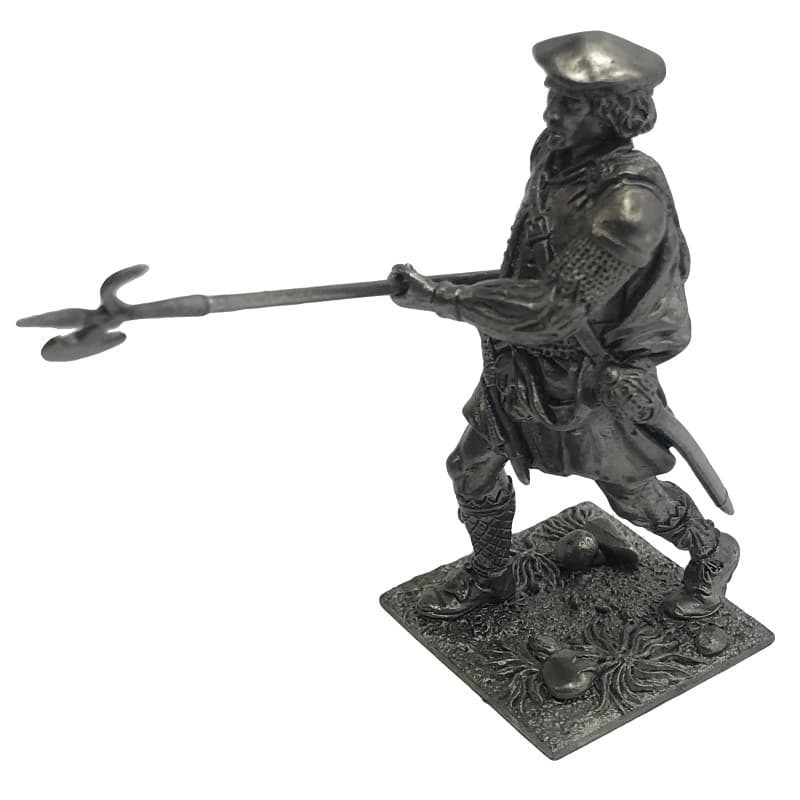 картинка оловянный солдатик "воин с лохабердской секирой" 17-18 века