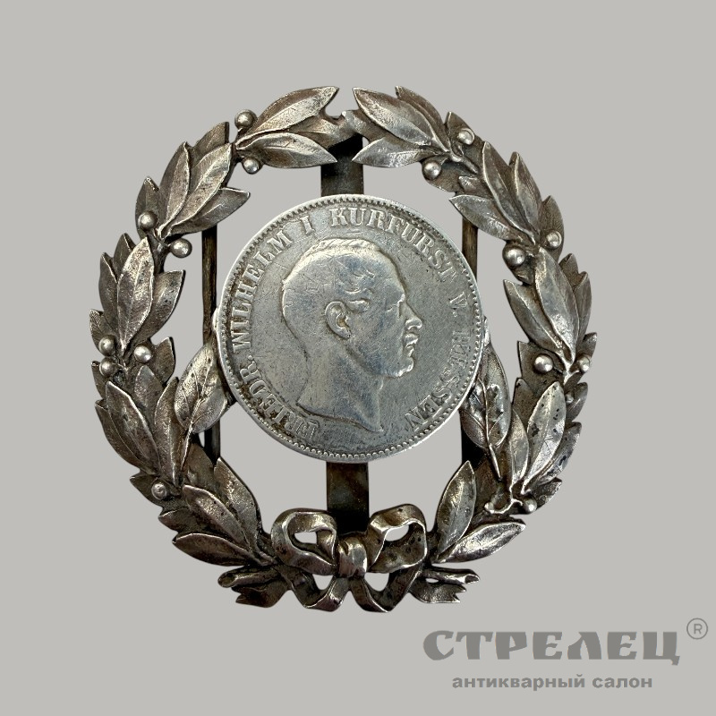фото — пряжка серебряная с монетой. германия, конец 19 века