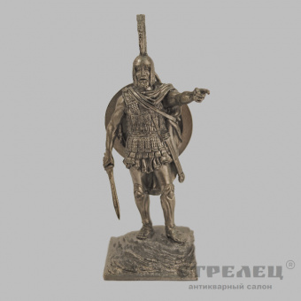 фото — оловянный солдатик «таксиарх, 5 век до н.э.». гк