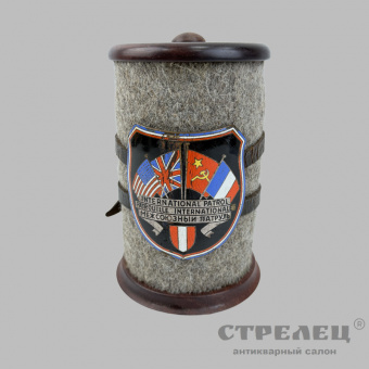 фото — нарукавный знак международного патруля, 1948 — 1955 гг.