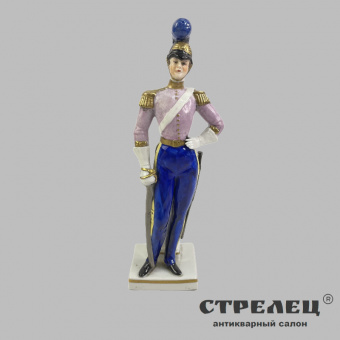 фото — фарфоровый солдатик «английский офицер 1815». германия