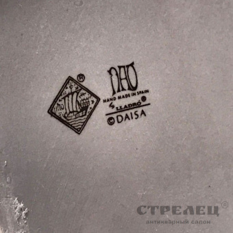 картинка фарфоровая статуэтка «девушка с кувшином». испания