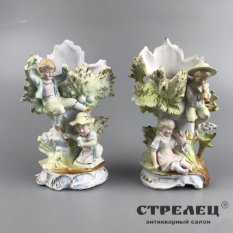картинка фарфоровые вазы (пара) «дети в капусте»