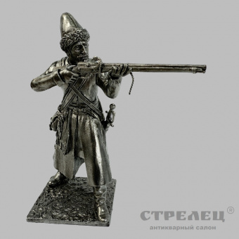 фото — оловянный солдатик «мушкетёр выборных полков иноземного строя, 17 в.». гк