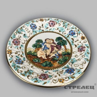 картинка тарелка декоративная, фарфоровая. capodimonte. италия