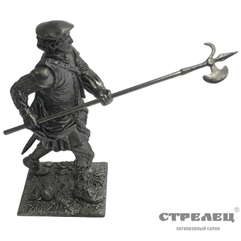 картинка оловянный солдатик "воин с лохабердской секирой" 17-18 века