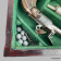 картинка — пара кремнёвых дорожных пистолетов в коробке с принадлежностями. европа, 18 век