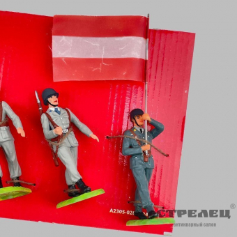 картинка — набор пластмассовых солдатиков. elastolin. германия