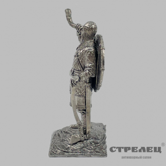 картинка — оловянный солдатик «хирдмен с сигнальным рогом  9-10 век» 