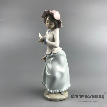 картинка фарфоровая статуэтка «девочка с голубем». испания