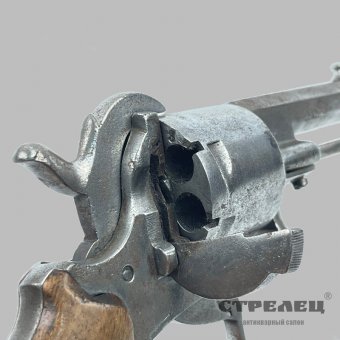 картинка — револьвер шпилечный системы лефоше, маленький, ок.1870 года