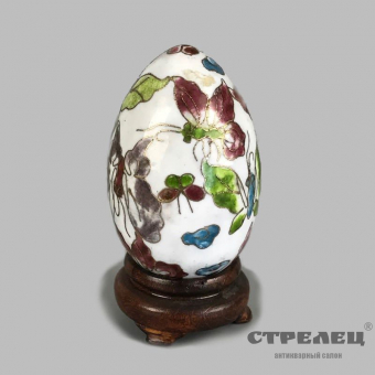 картинка декоративное яйцо на подставке. клуазоне. китай