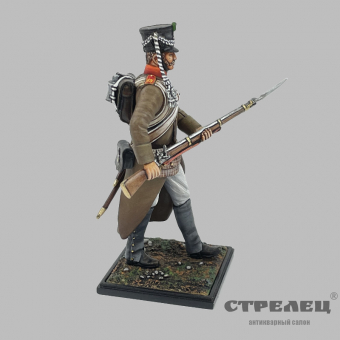картинка — оловянный солдатик «рядовой во фронте по команде — на руку»