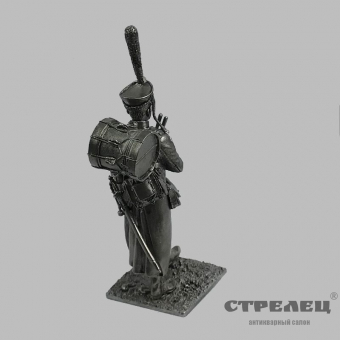 картинка оловянный солдатик «барабанщик в походной колонне»