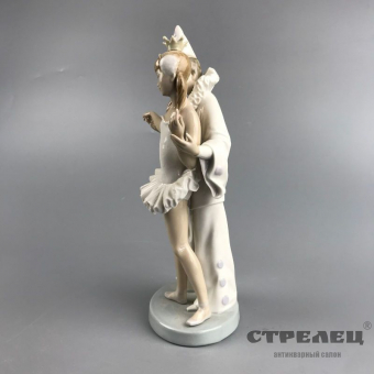 картинка фарфоровая статуэтка «принцесса и арлекин». испания