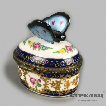 картинка фарфоровая шкатулочка с бабочкой. limoges. франция