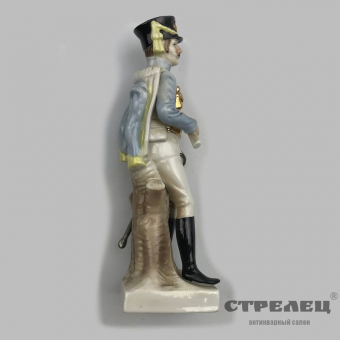 картинка фарфоровый солдатик «officer des chasseurs». европа, начало 20 века