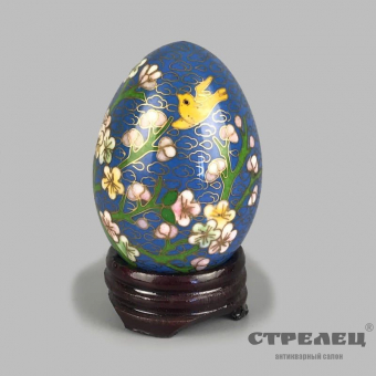 картинка яйцо на подставке в технике клуазоне. китай