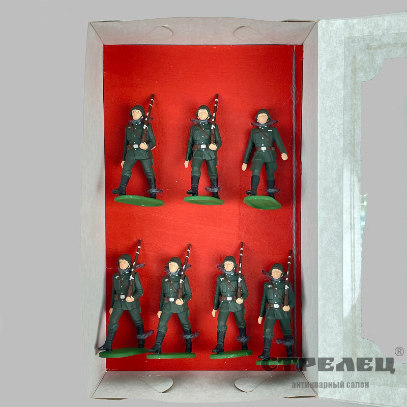 картинка  — набор солдатиков «германские солдаты на марше». германия