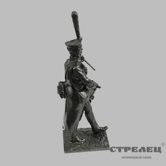 оловянный солдатик «барабанщик в атакующем строю» 