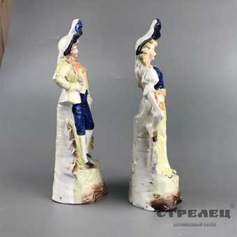 картинка фарфоровые парные статуэтки «юноша и девушка»