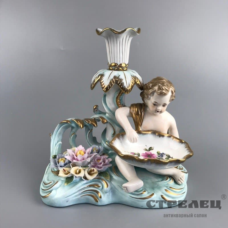 картинка фарфоровый подсвечник «цветы и малыш с подносом». meissen