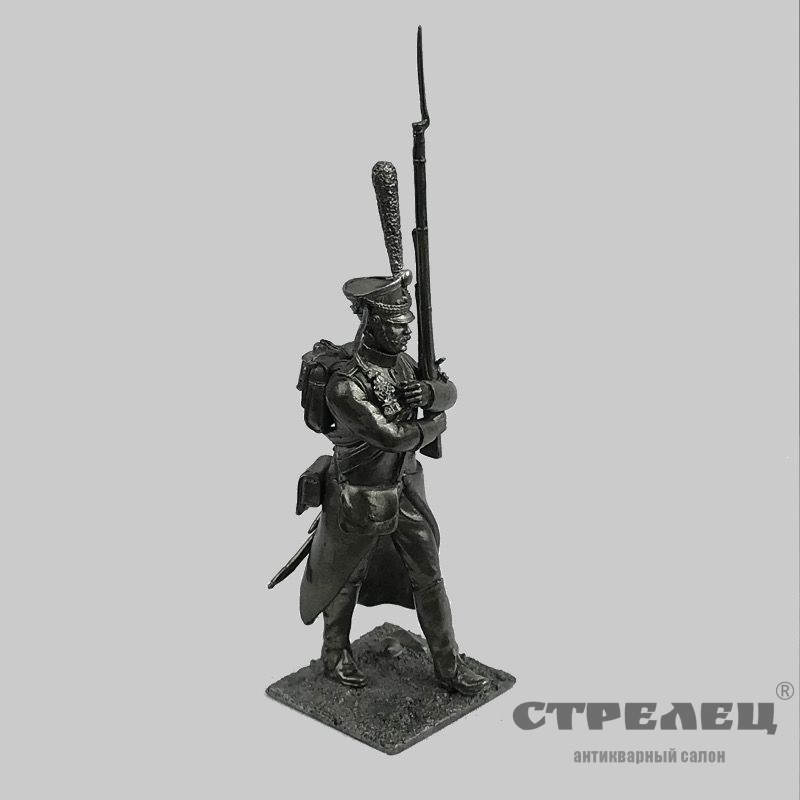 оловянный солдатик «рядовой во фронте по команде - под курок»