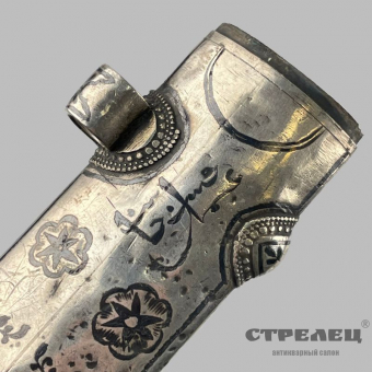 картинка — кинжал кавказский с украшением на клинке