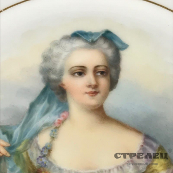 картинка тарелка фарфоровая, декоративная с дамой. sevres. франция