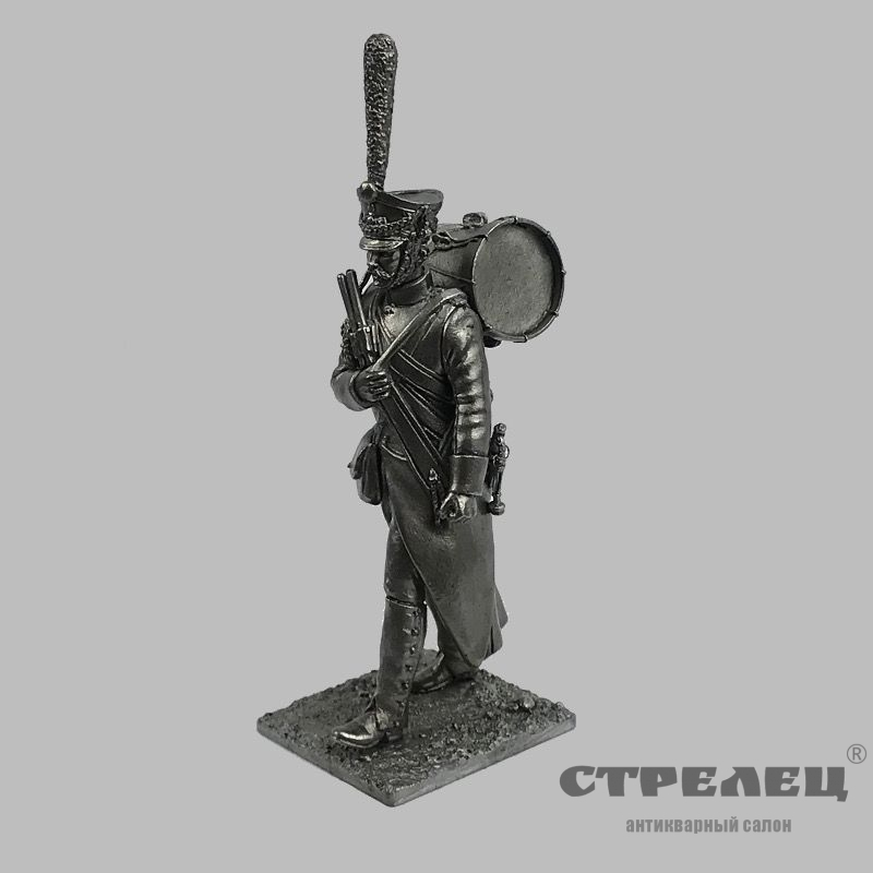 картинка оловянный солдатик «барабанщик в походной колонне»