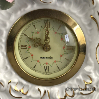 картинка часы в фарфоровом корпусе. германия