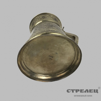 картинка кружка с крышкой из серебра 84 пробы. россия, 1879 год