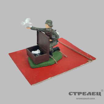 картинка — солдатик «немецкий солдат с почтовыми голубями»