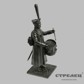 картинка оловянный солдатик «барабанщик в строю»