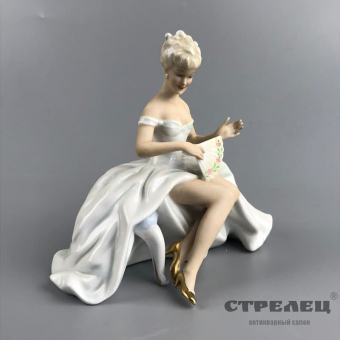 картинка фарфоровая статуэтка «дама в платье». schaubachkunst