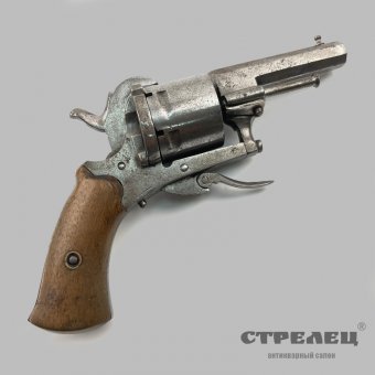 картинка — револьвер шпилечный системы лефоше, маленький, ок.1870 года